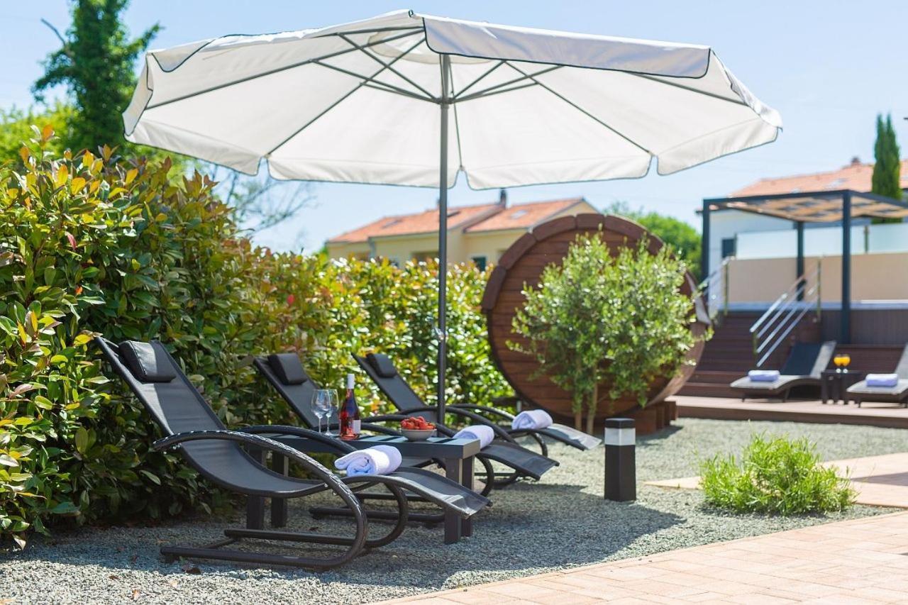 Holiday House Sea & Sun Residence Rasopasno Kültér fotó